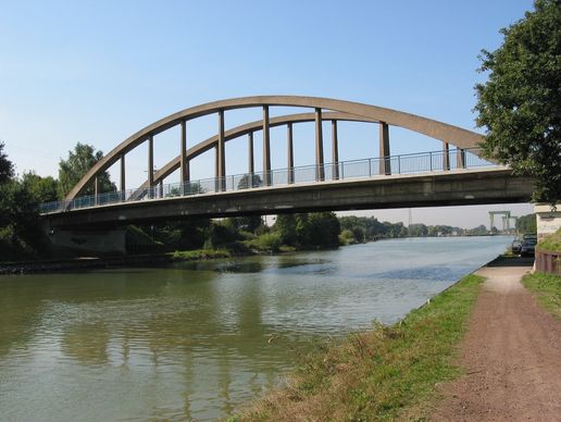 Abbildung 1: Stabbogenbrücke Huenxe